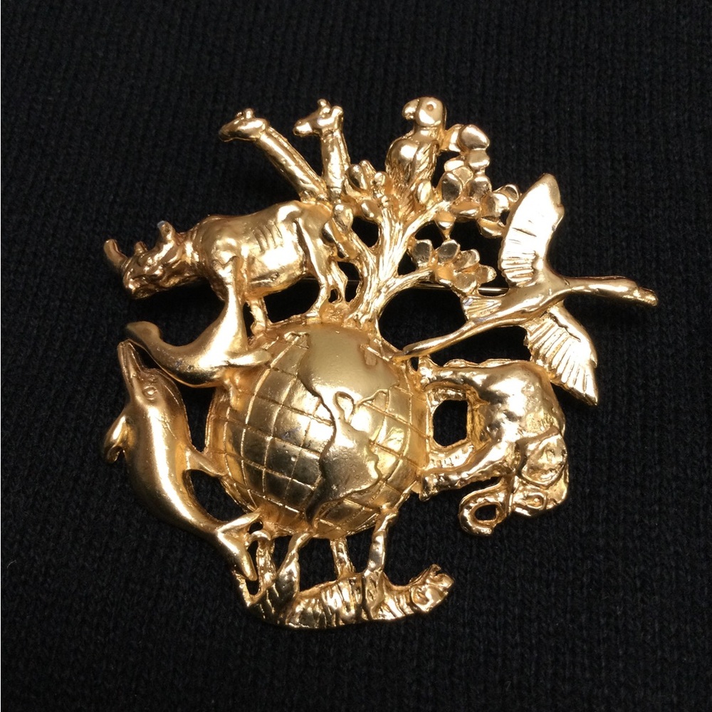 Gold tone Animals Globe Earth Brooch Pin Wildlife Jungle